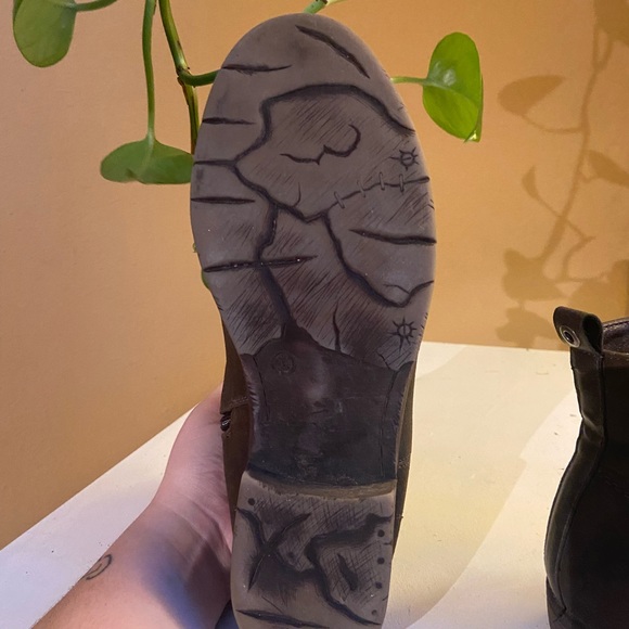 Beautiful ankle booties - Picture 6 of 7